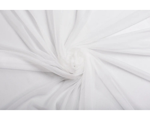Material tul alb, drapat
