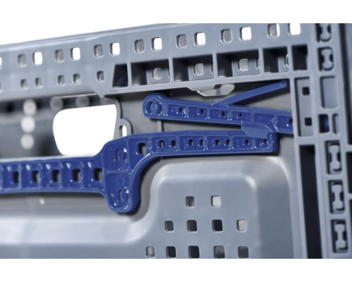 Vizualizare detaliată a unui container din plastic cu mecanism de blocare