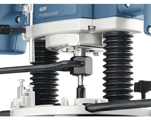 Imagine detaliată a unei freze superioare cu freză și cheie de reglare