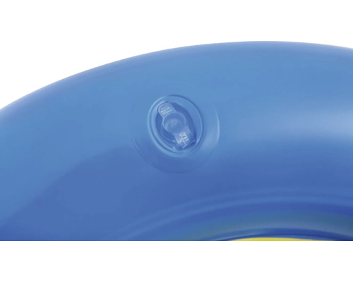 Vizualizare detaliată a unui colac de înot gonflabil albastru cu supapă