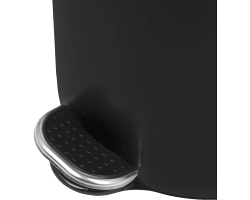 Prim-plan cu pedala unei pubele cu pedală