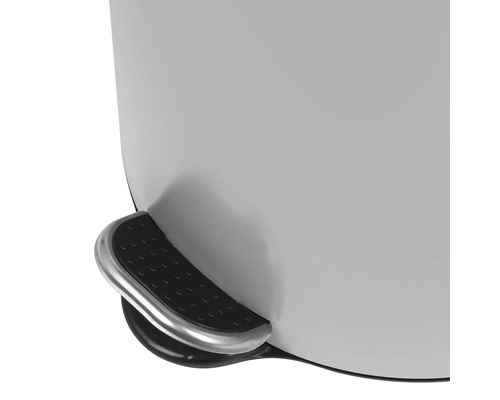 Imagine detaliată a unei pubele cu pedală