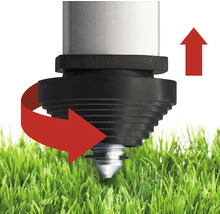 Prim-plan cu un vârf de împământare cu mișcare de rotație și săgeată în sus