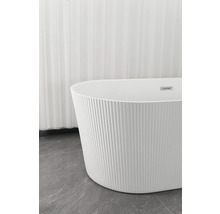 Cadă independentă cu suprafață striată în baie