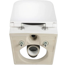 Prim-plan cu o toaletă cu capac de toaletă montat