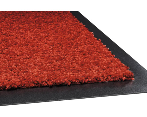 Covoraș de intrare cu suprafață din fibre și spate antiderapant