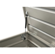 Imagine detaliată a unei cutii de scule deschise cu arc pe gaz