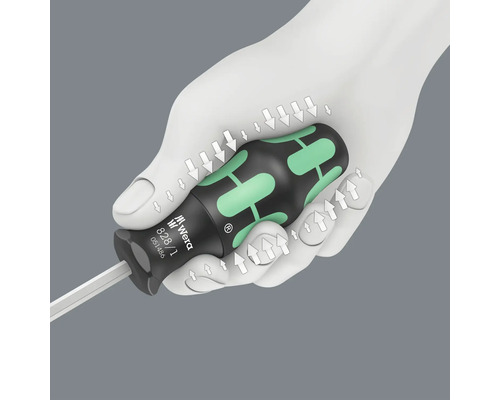 O șurubelniță marca Wera este ținută de o mână pentru a demonstra transmisia de putere.