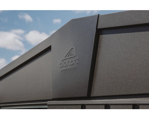 Imagine detaliată cu o copertină de terasă cu logo-ul Biohort