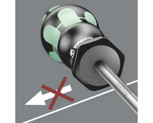 Prim-plan cu o șurubelniță cu mâner ergonomic și funcție anti-rulare