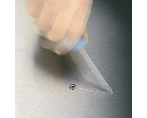 Aplicare ulei de lubrifiere pe un șurub cu un uleiator