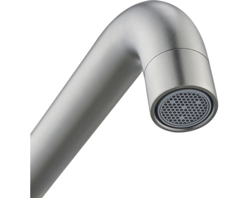 Prim-plan cu robinet metalic