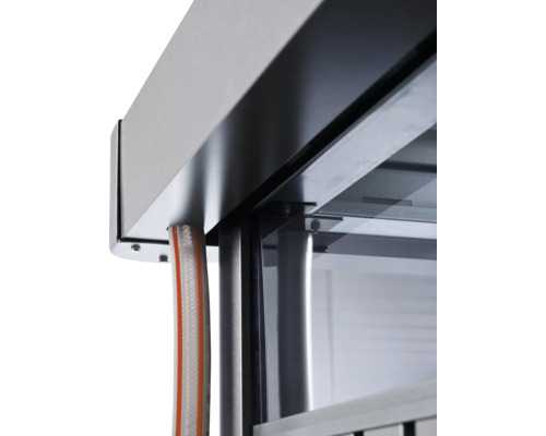 Imagine detaliată a unei piese de montaj cu furtun