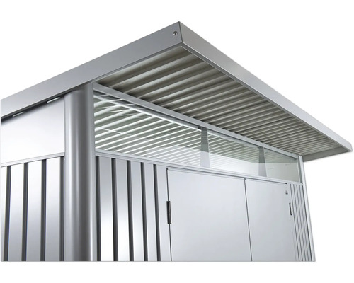 Imagine detaliată a unei magazii de grădină cu acoperiș metalic