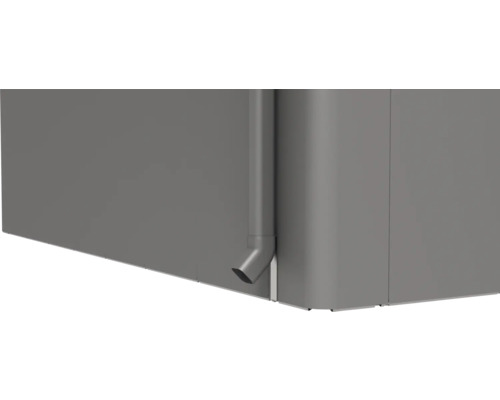 Vedere detaliată a unui butoi de ploaie cu scurgere de țeavă de ploaie