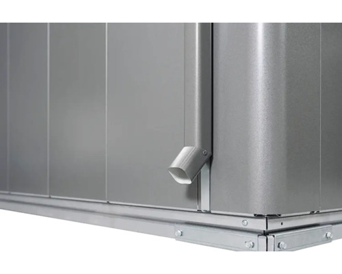 Prim-plan cu o magazie de scule cu jgheab