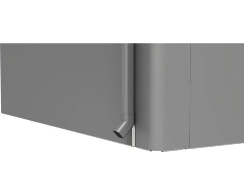 Vizualizare detaliată a unui rezervor de apă de ploaie gri cu burlan