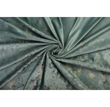 Material decorativ cu model