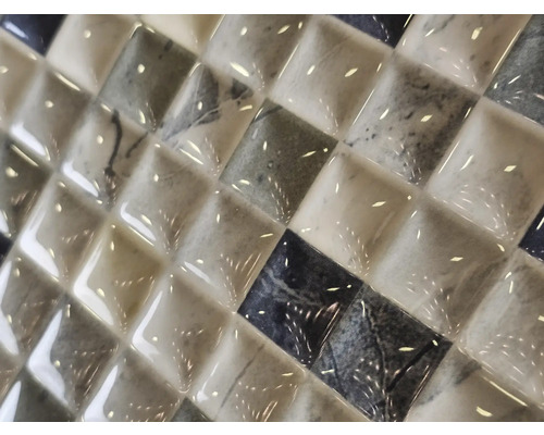 Prim-plan cu plăci de mozaic pătrate cu o textură de marmură