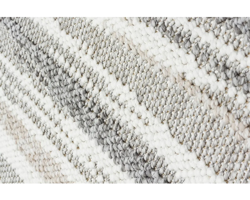 Prim-plan cu un covor cu model și fir înalt