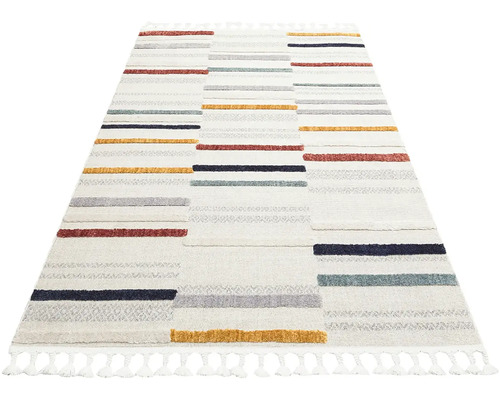 Covor cu model în dungi și franjuri