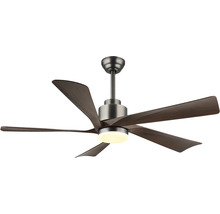 Ventilator de tavan cu cinci pale și iluminare integrată