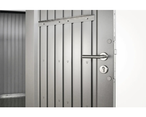 Ușă de oțel cu o singură foaie, deschisă, cu mâner și încuietoare