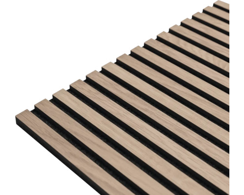 Panou din lemn cu structură de șipci