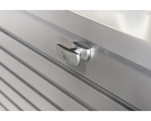 Imagine detaliată a unei magazii de grădină încuiabile cu mâner