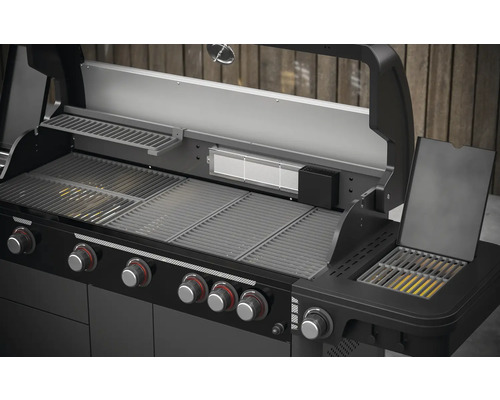 Grătar cu gaz deschis, cu grile și butoane de control