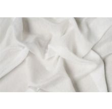 Material alb drapat