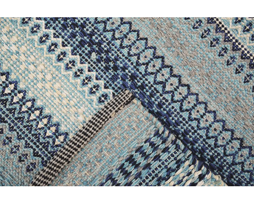 Covor cu model albastru