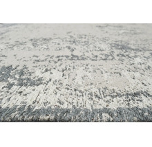 Covor cu model abstract