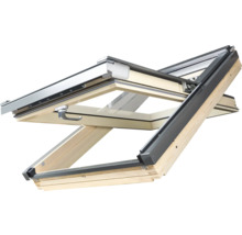 Fereastră de mansardă din lemn cu feronerie metalică