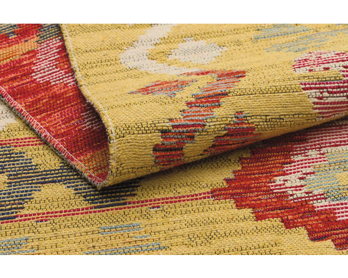 Covor cu model rulat