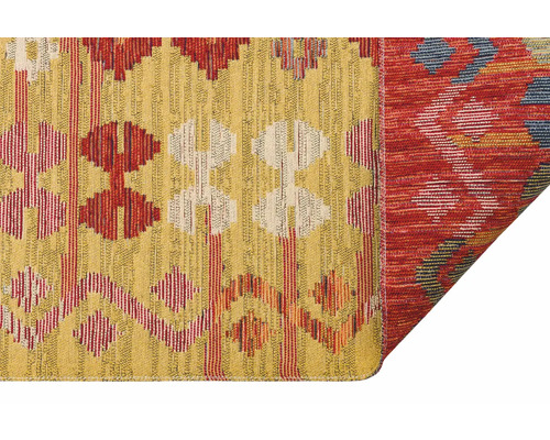 Prim-plan al unui covor cu model