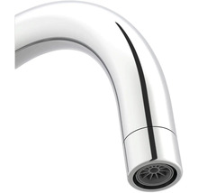 Vizualizare detaliată a unui robinet metalic