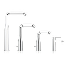 Diverse dimensiuni de robinete cromate pentru baie