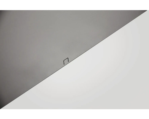 Prim-plan cu panou de tavan cu clemă de fixare