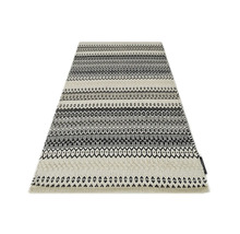 Covor cu model grafic