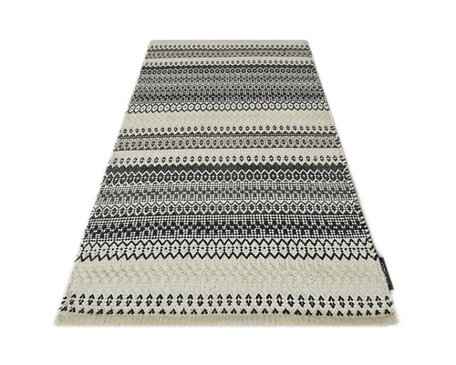 Covor cu model grafic