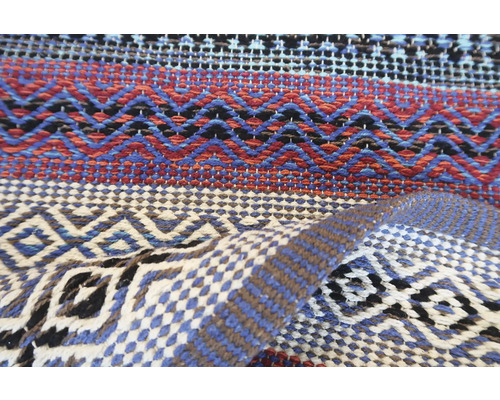 Prim-plan al unui covor cu model