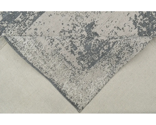 Covor gri cu model abstract