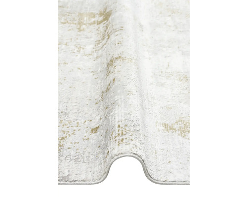 Prim-plan cu un covor cu model