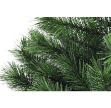 Prim-plan cu un pom de Crăciun artificial cu ace verzi