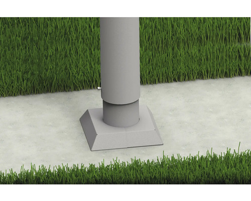 Vizualizare detaliată a unei baze de fixare pentru un catarg pe o cale pavată