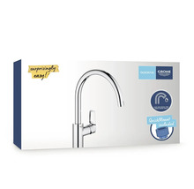 Ambalajul unei baterii de bucătărie Grohe cu sistem Quickfix
