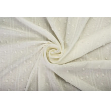 Material decorativ pentru perdele cu model în puncte