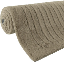 Covor rulat cu suprafață striată