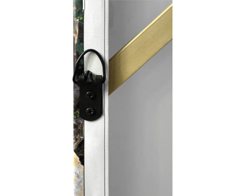 Imagine detaliată a unei pânze cu dispozitiv de agățare și ramă aurie.